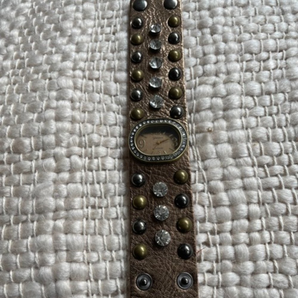 Leather snap watch in bronze